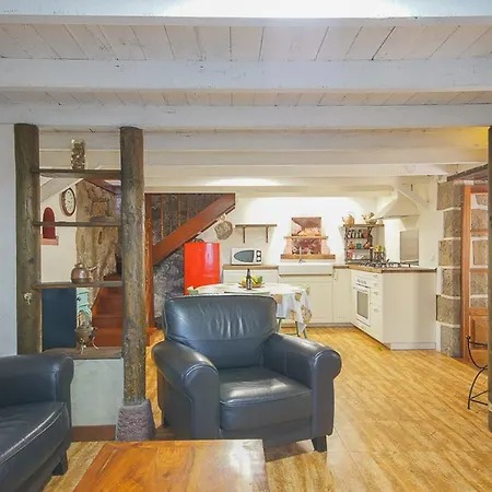 Nyaraló Matos Pool And Garden